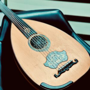 عود طراز شامي فاخر + ‎شهادة الضمان الذهبي + دورات تعليم وتنمية مهارات العزف لجميع المستويات مجانا