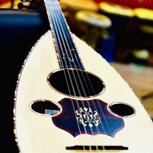 وتريات 26 يعرض لأول مره عود صوت وشكل لا يضاهى + شهادة الضمان الذهبي + دورات تعليم وتنمية مهارات العزف لجميع المستويات مجانا