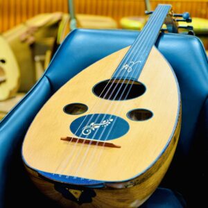 وتريات 26 عود طراز عراقي 7 صوته رنان + شهادة الضمان الذهبي + دورات تعليم وتنمية مهارات العزف لجميع المستويات مجانا