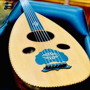 وتريات 26 عود طراز عراقي صوته جهوري وطربي + شهادة الضمان الذهبي + دورات تعليم وتنمية مهارات العزف لجميع المستويات مجانا