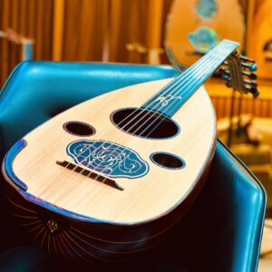 وتريات 28 عود فاخر خشب سيسم بالطاسة المائلة + شهادة الضمان الذهبي + دورات تعليم وتنمية مهارات العزف لجميع المستويات مجانا