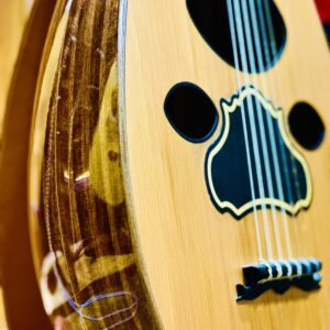 وتريات 26 عود طراز عراقي صوته كرواني + شهادة الضمان الذهبي + دورات تعليم وتنمية مهارات العزف لجميع المستويات مجانا