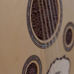 عود فاخر للصانع احمد خليفة